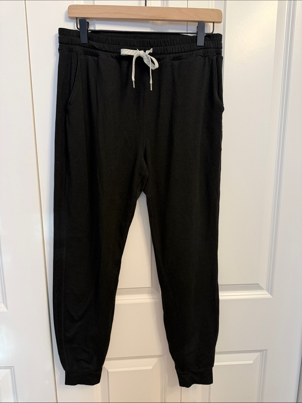 Women’s Vuori Performance Jogger, black size Medium